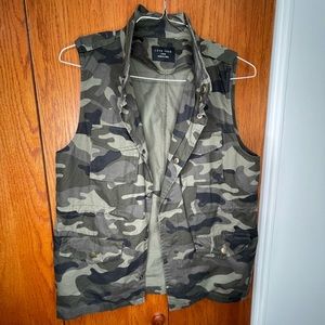 Love Tree Denim Vest Olive Green/Military/Camo